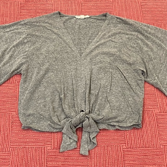 Lovestitch women’s medium Heather Gray Tie-Front Blouse - Picture 2 of 10